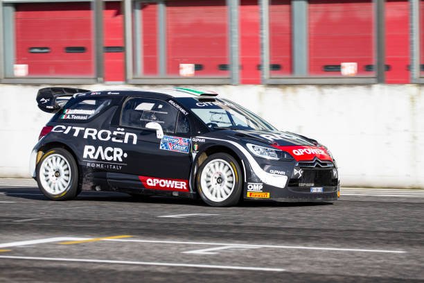 Guida una supercar sul circuito di Adria